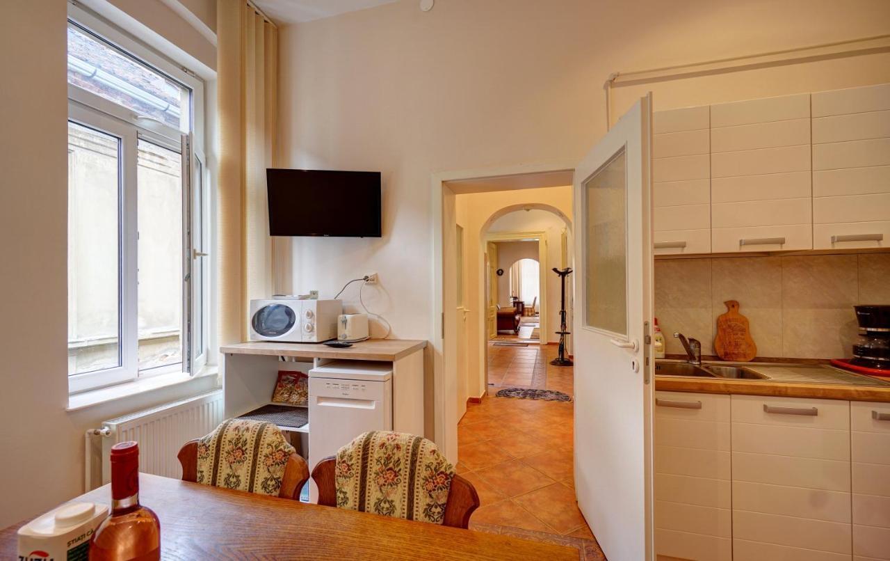Casa De Vis, Brasov Old City Centre Apartment Exterior foto