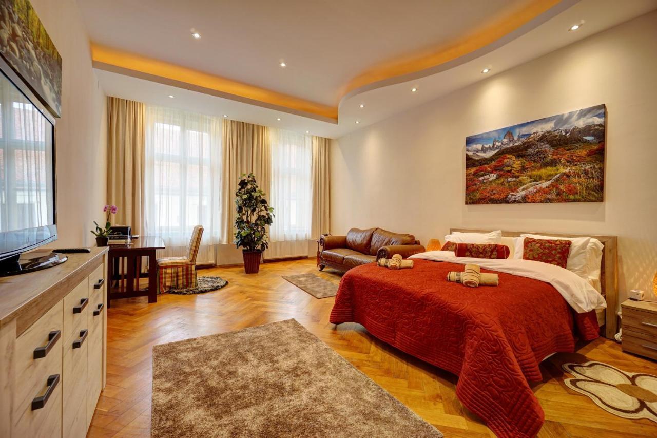 Casa De Vis, Brasov Old City Centre Apartment Exterior foto