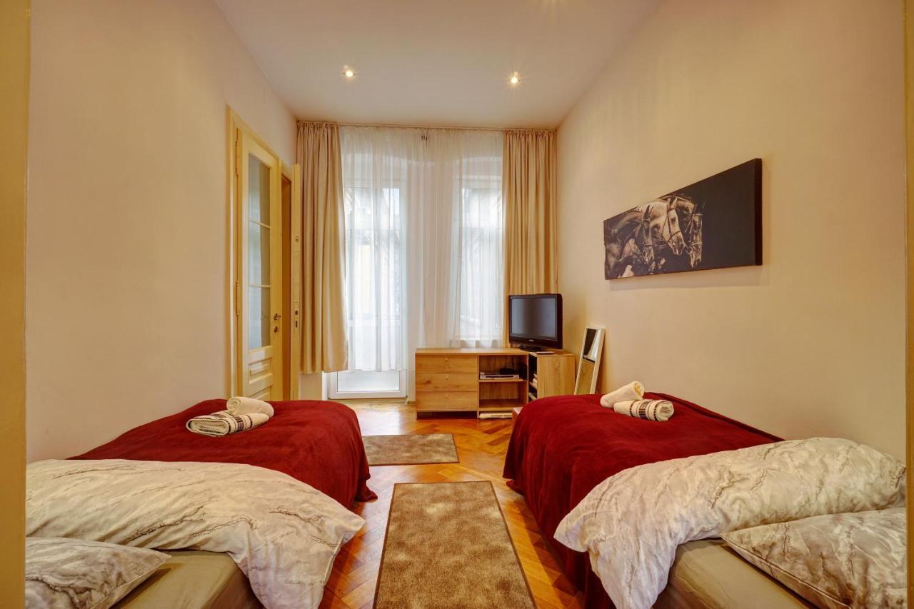 Casa De Vis, Brasov Old City Centre Apartment Exterior foto